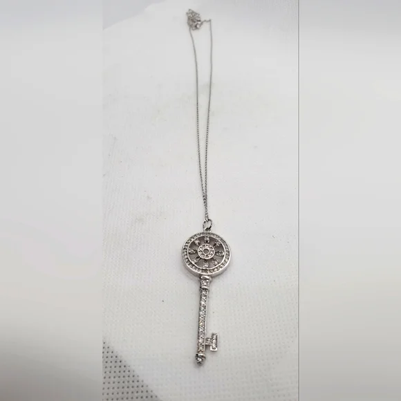 Necklace 925 Sterling Silver W/CZ Key Pendant and Chain - Picture 7 of 7